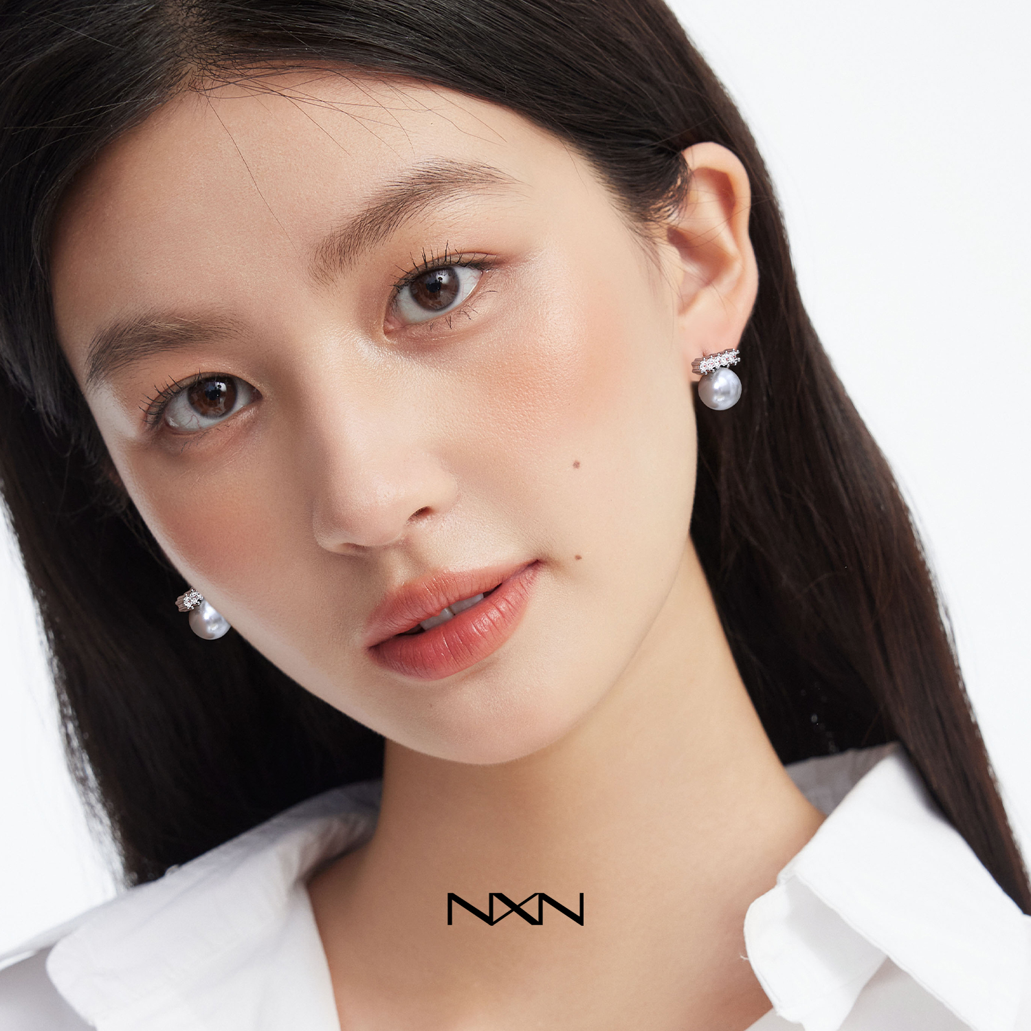 巨好看镶钻平衡木珍珠耳钉轻奢高级感气质大气耳环女士2025超火