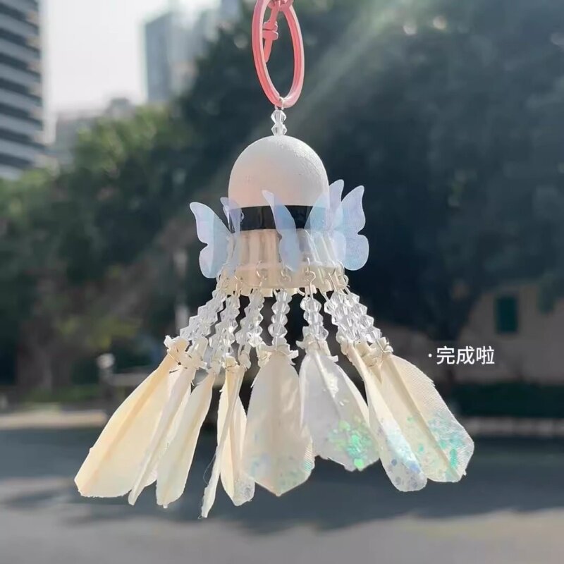 浅蓝渐变羽毛蝴蝶羽毛球吊坠立体薄纱蝴蝶设计少女心书包挂饰品