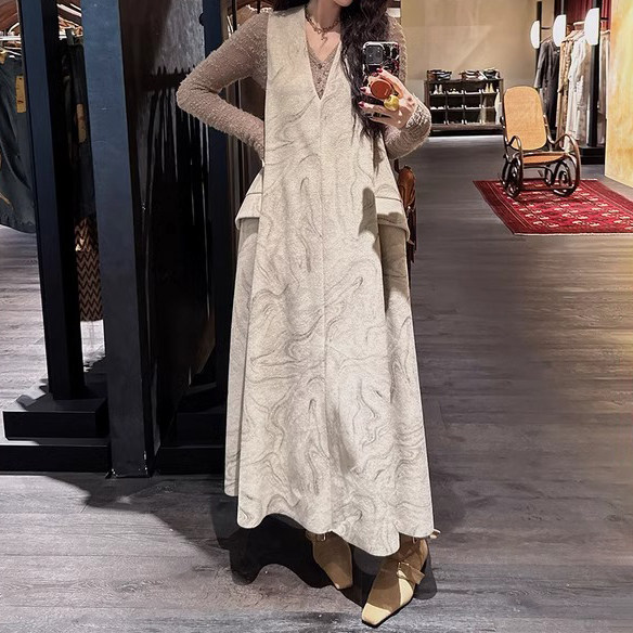 三吉【岚影】2024新款女秋冬设计款简约毛呢背心裙高级感小众