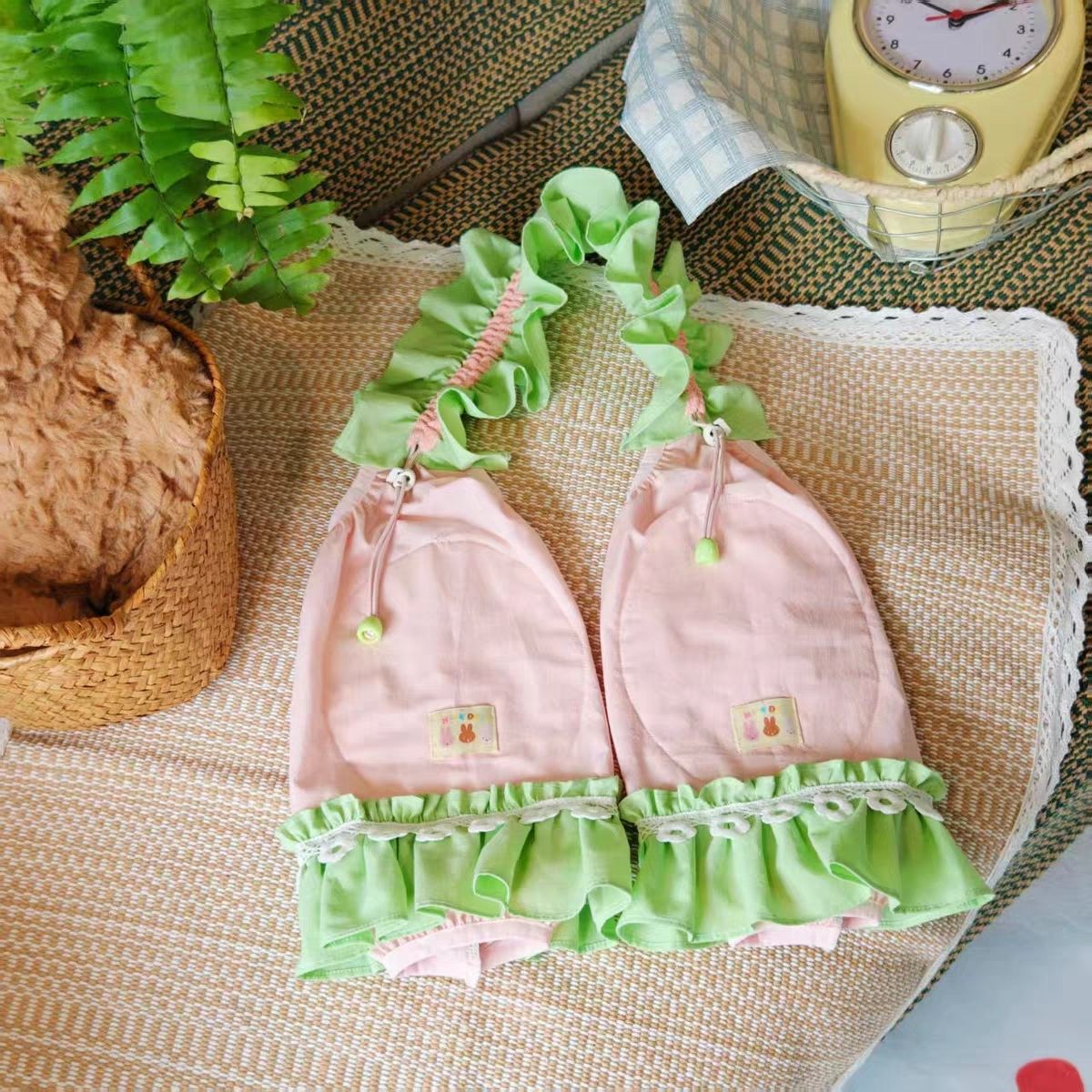 新品狗狗宠物衣服可爱花边公主风护肘金毛萨摩阿拉斯加防脏护膝