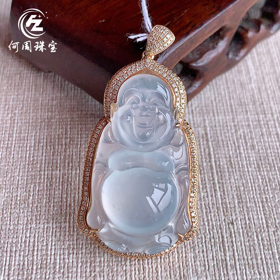 何周珠宝 缅甸天然A货玉石翡翠 18k金伴钻镶嵌冰种白月光站佛吊坠