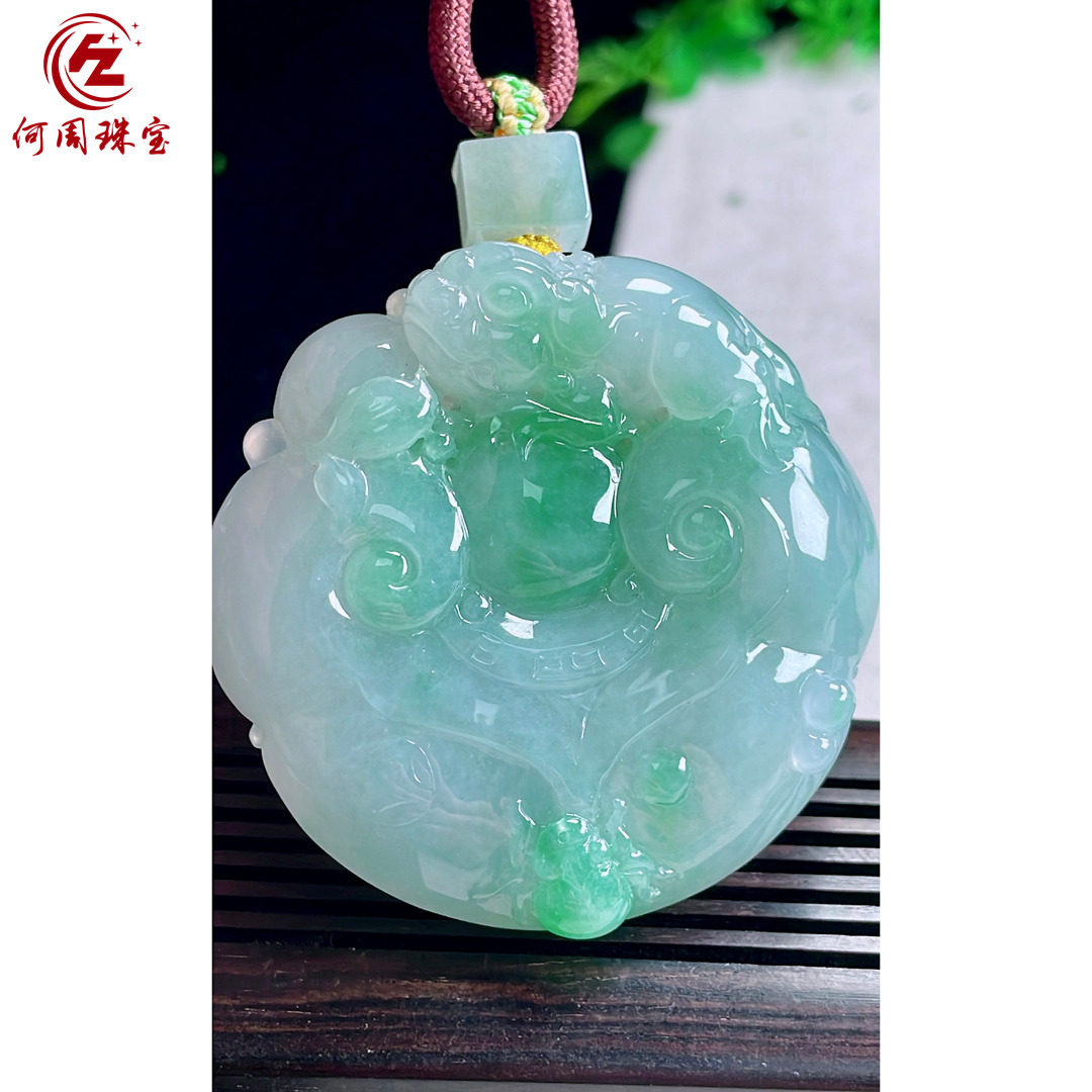 何周珠宝 缅甸天然A货翡翠玉石孤品 老坑冰种飘绿金蟾大如意吊坠