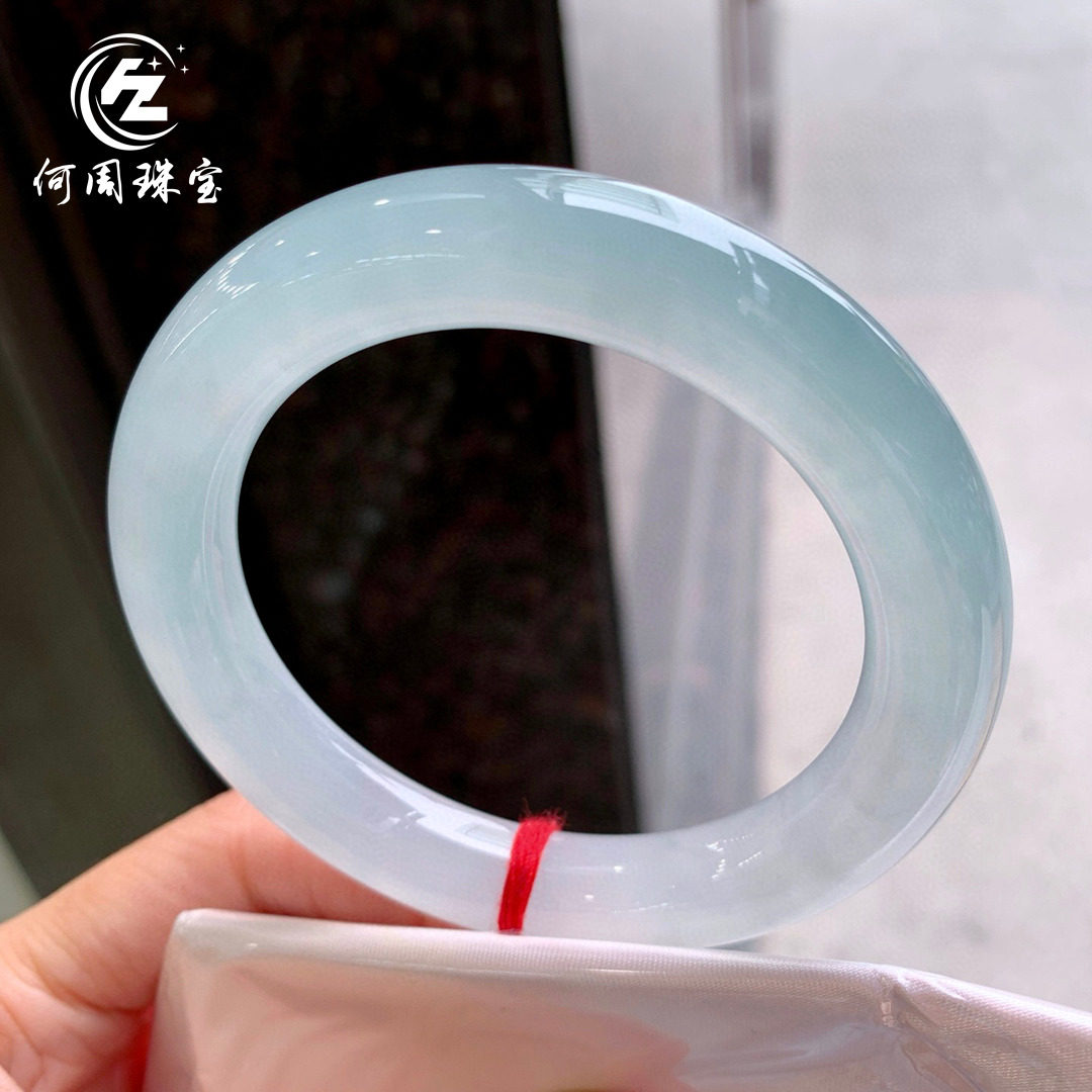 何周珠宝 缅甸天然A货玉石翡翠 老坑冰种天空蓝圆条手镯58-59圈口