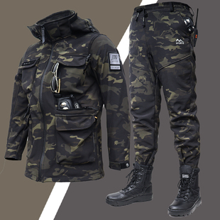 秋冬加绒加厚迷彩服套装男战术工装外套登山服软壳防风夹克冲锋衣