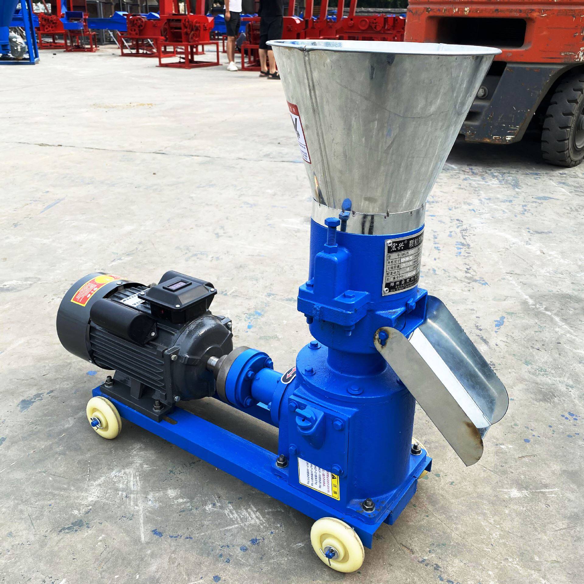 养猪用压制饲料颗粒机养肉羊用饲料机稻壳玉米粒压制造粒机