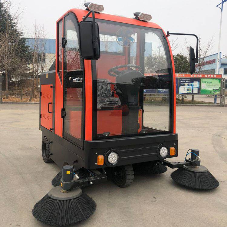扫地清洁车全封闭驾驶式四轮扫地车工厂物业环卫洒水清扫车