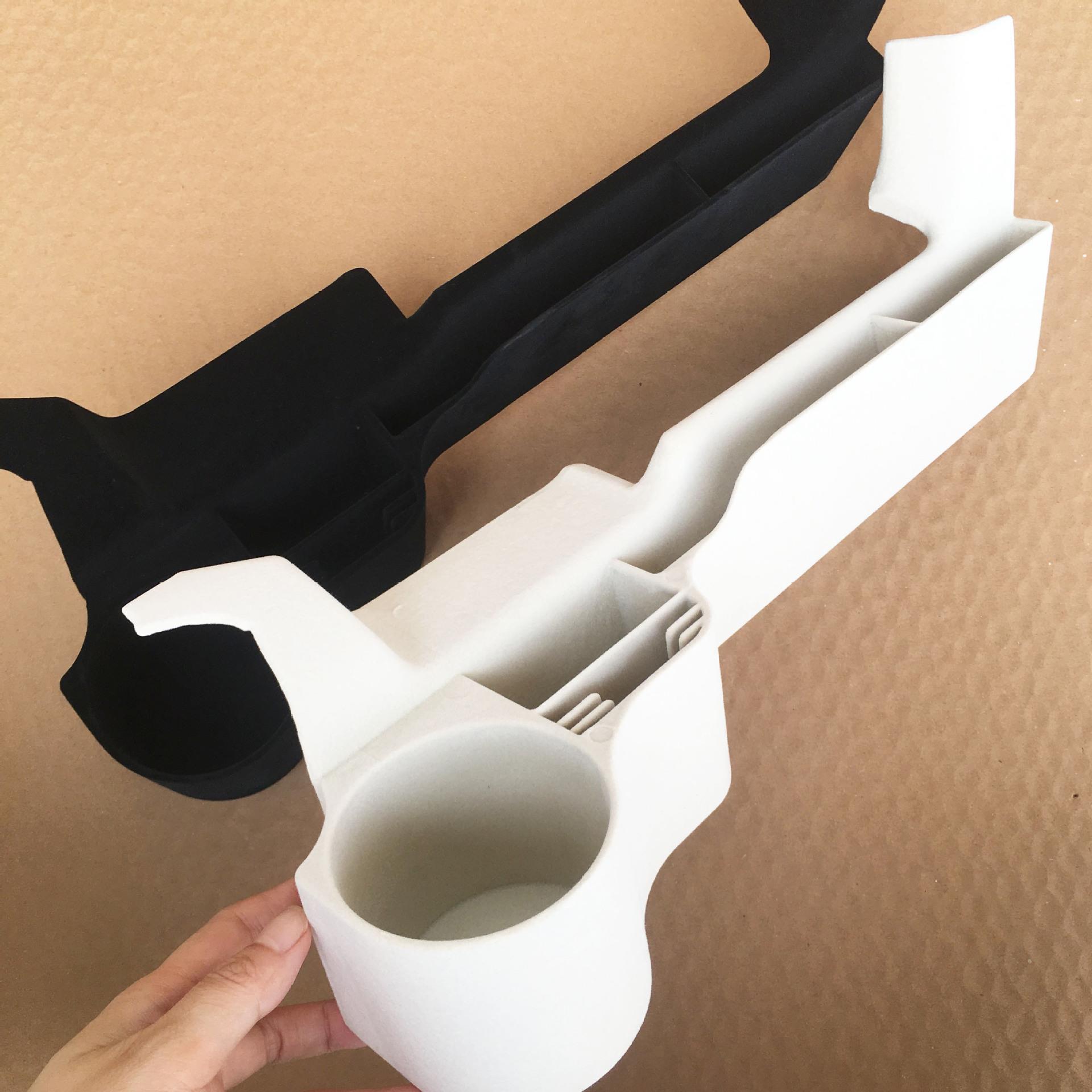 适用于丰田Land Cruiser  LC200兰德酷路泽/普拉多杯架驾驶收纳盒