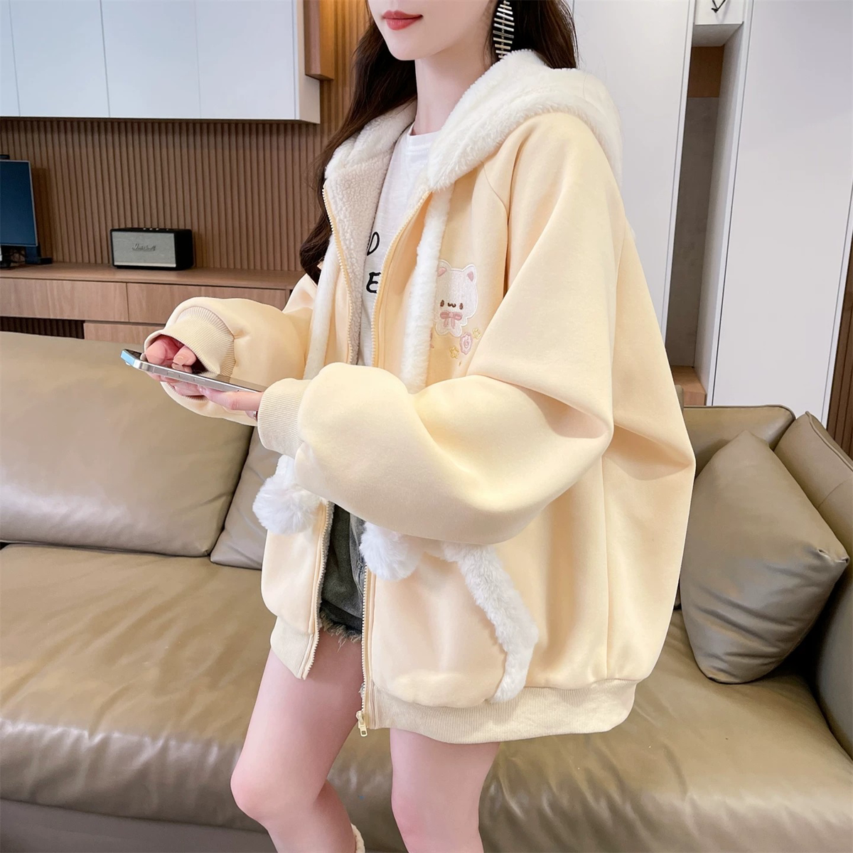 少女甜美学院风连帽刺绣外套女秋冬新款宽松洋气学生加绒加厚棉衣