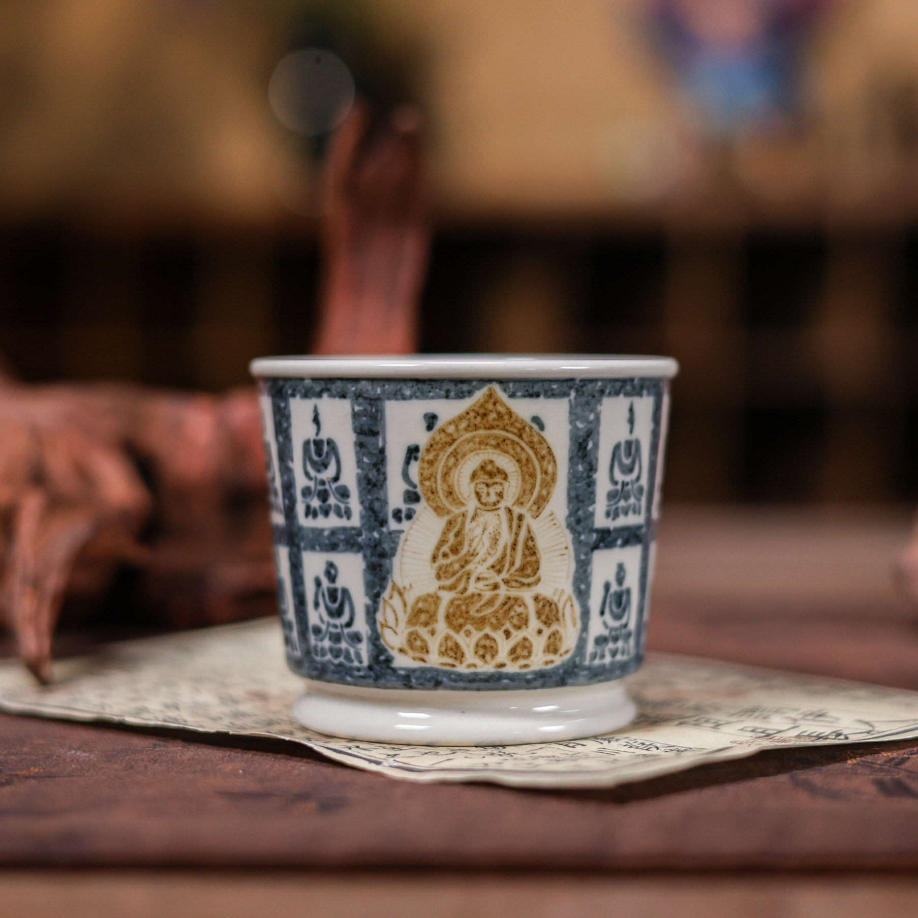 立勤堂青花釉里金拓片千佛直口杯