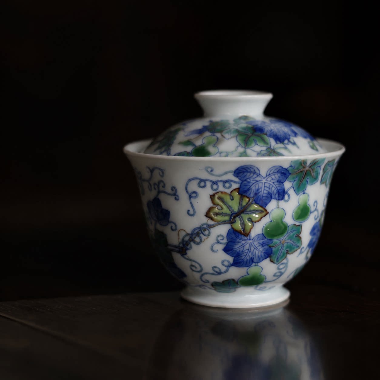 六逸堂青花斗彩禄隐岩茶福禄盖碗