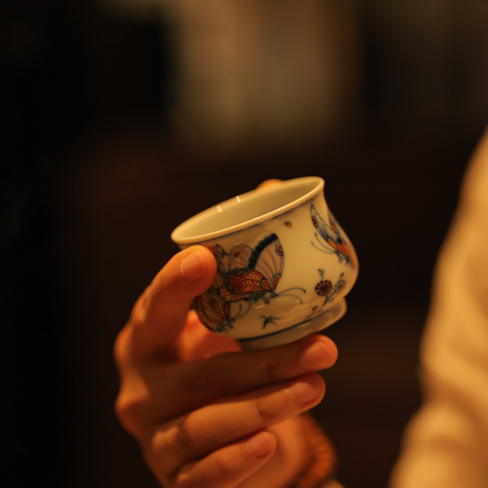 婵韵 玗琪轩茶具斗彩釉里红蝴蝶杯手握杯主人杯品茗杯个人茶杯
