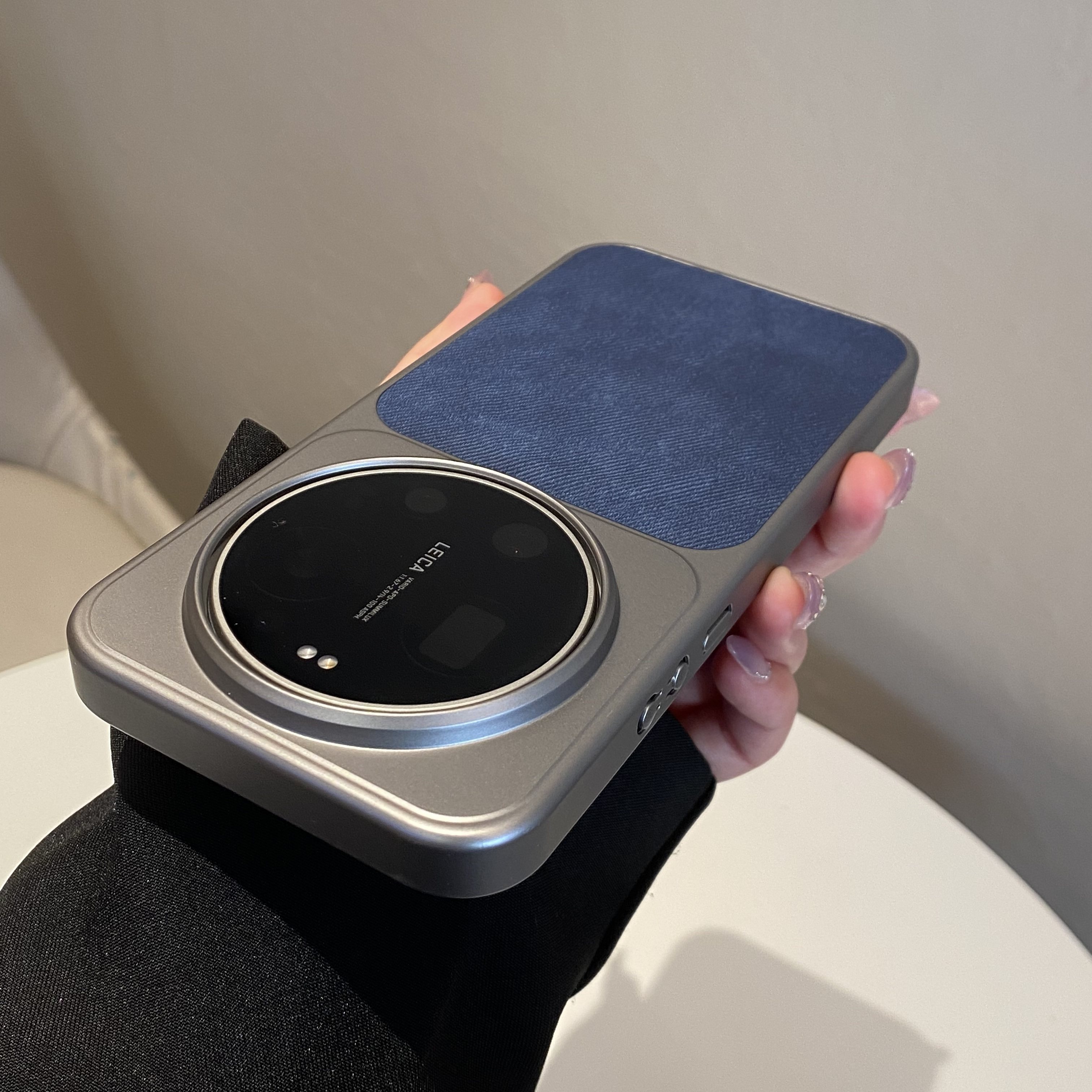 适用于小米17ultra手机壳新款磁吸硬壳牛仔纹时尚高端小米17promax保护套全包超薄防摔PU小米17pro直边支架