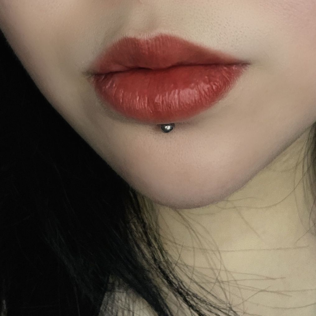 钛钢防过敏平底唇钉舌钉耳钉痣钉梨涡钉酒窝钉饰品穿刺耳骨钉