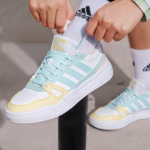 adidas阿迪达斯板鞋低帮轻便女鞋秋季新款百搭运动休闲鞋JP9797