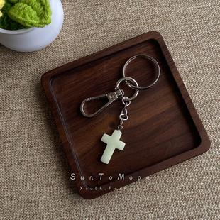 简约十字架夜光石创意发光钥匙扣迷你小饰品儿童学生书包挂件礼品