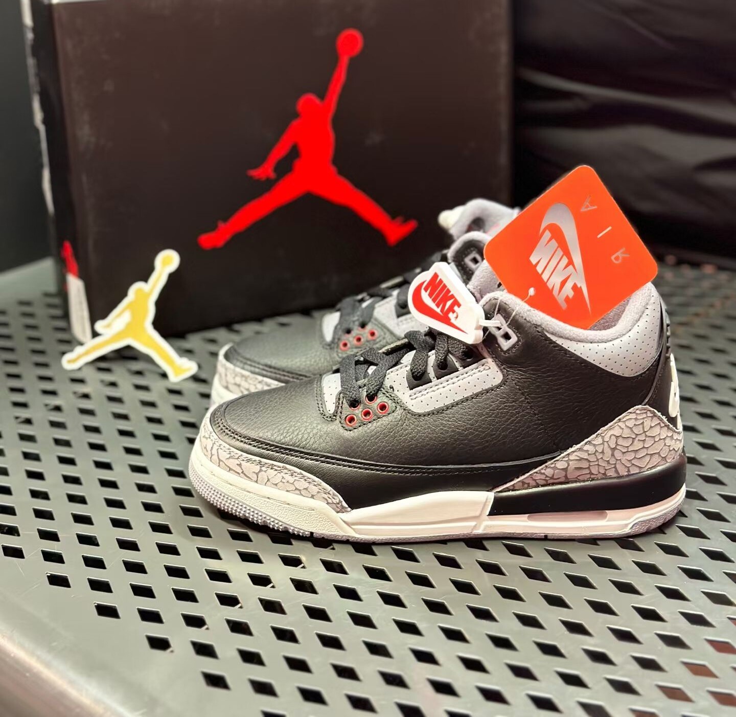 AIR JORDAN 3 黑水泥爆裂纹AJ3前后掌气垫复古篮球鞋 DM0967-010