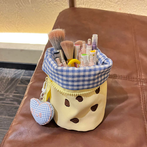 分享萌萌的曲奇化妆刷包