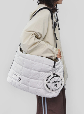 Mackar包包女斜挎包大容量笔记本电脑包秋冬羽绒包轻便潮牌单肩包