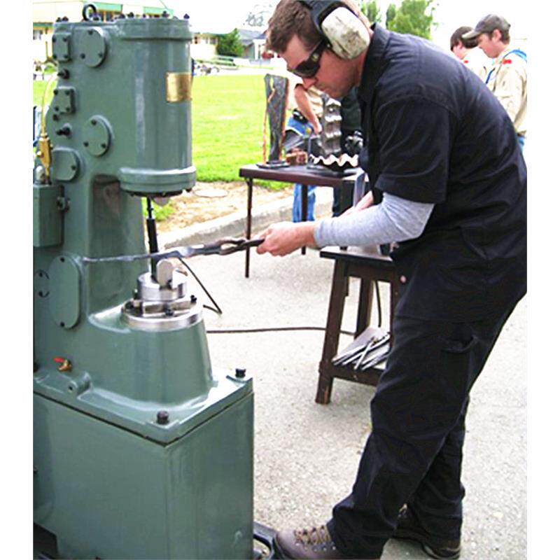 9kg小型锻造设备铁艺锻造设备小型自由锻设备空气锤锻造