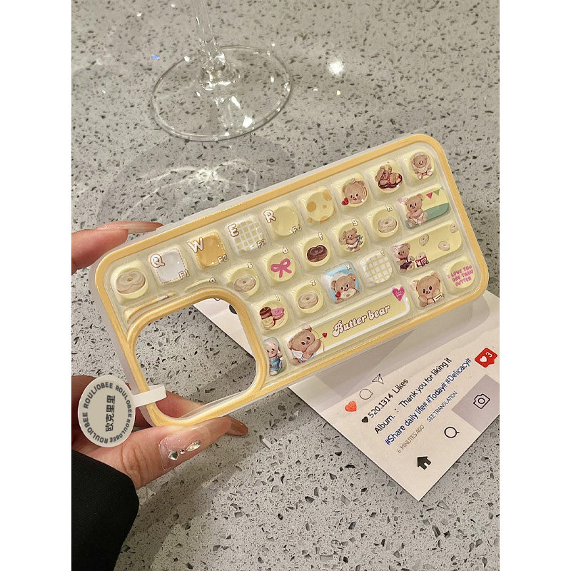 ins风可爱黄油小熊立体键盘适用苹果16promax手机壳iPhone15新款16保护套13高级感14全包防摔15pro个性创意