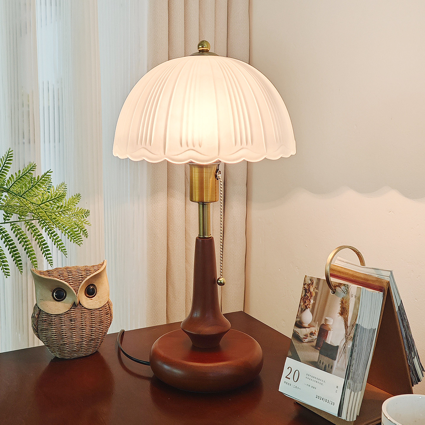 台灯卧室床头灯温馨氛围装饰书房结婚轻奢高级感复古怀旧实木底座