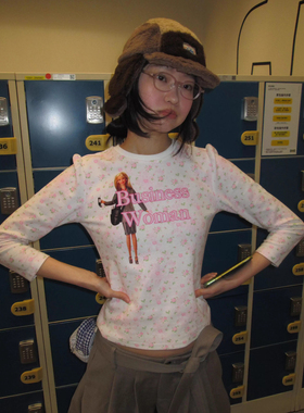 芭比娃娃碎花卡通印花修身显瘦打底九分长袖T恤少女感短款上衣女