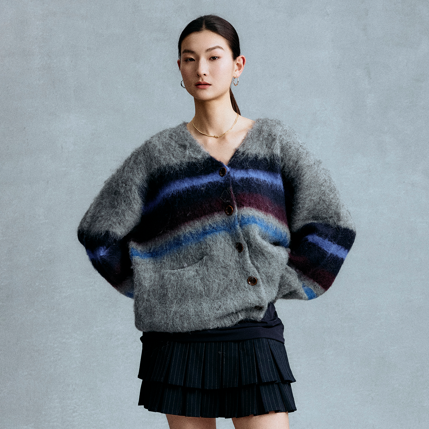 GOODBAI 撞色横条纹V领oversize长毛针织毛衣