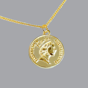 新品韩版东大门头像项链女个性圆牌硬币吊坠锁骨链女皇字母项链项