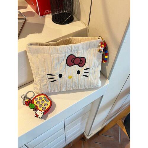 新款原创刺绣kitty化妆包水乳防晒姨妈巾收纳袋旅行杂物内胆包