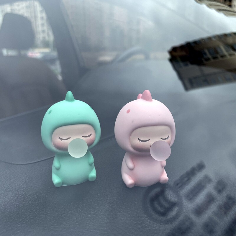 装饰品小公仔汽车摆件