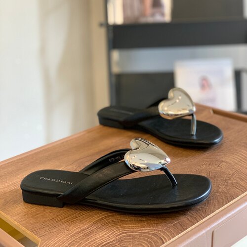 简约平底外穿一脚蹬夹趾人字拖