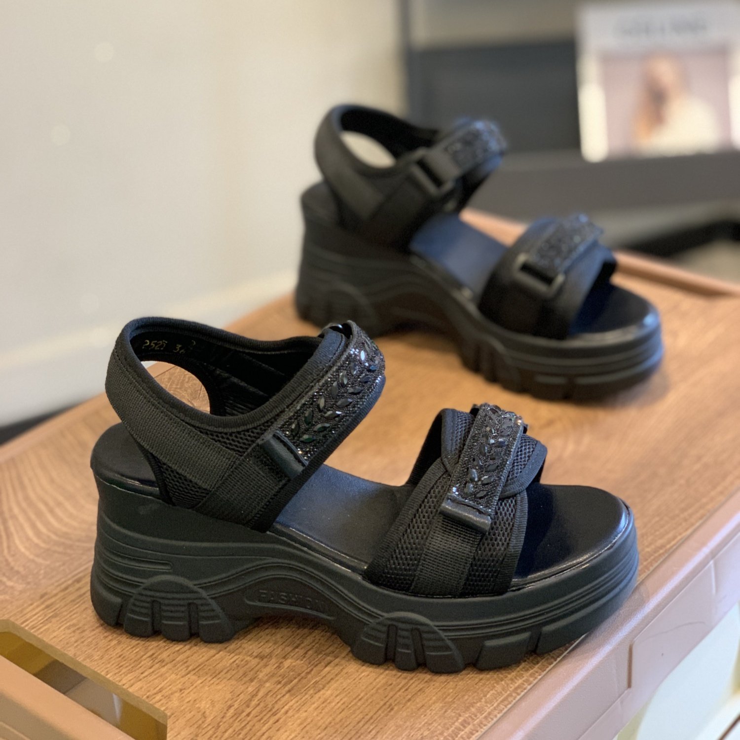 厚底凉鞋女2025夏季新款百搭水钻罗马松糕女鞋增高魔术贴沙滩鞋,女鞋,罗马凉鞋,淘宝优惠券,粉丝福利购,淘宝优惠卷