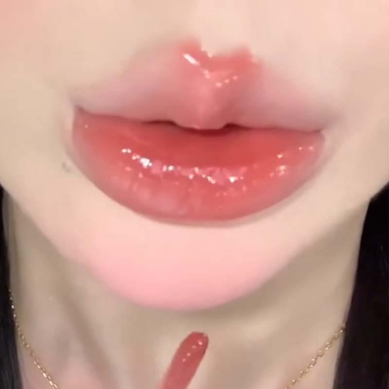 秒变富家千金？成膜唇蜜唇部精华蜜小灯泡唇釉不易沾杯滋润女口红