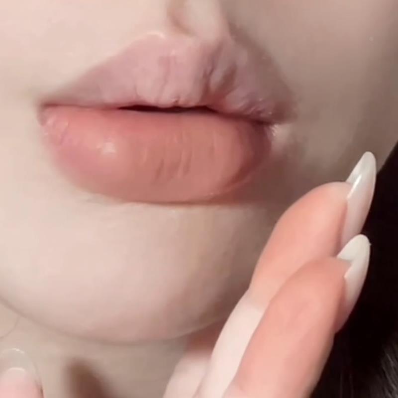 奶茶色的含金量…哑光雾面丝绒唇釉唇泥不易掉色持久显白口红欧美