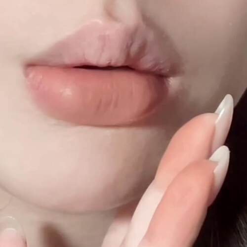 奶茶色的含金量…哑光雾面丝绒唇釉唇泥不易掉色持久显白口红欧美