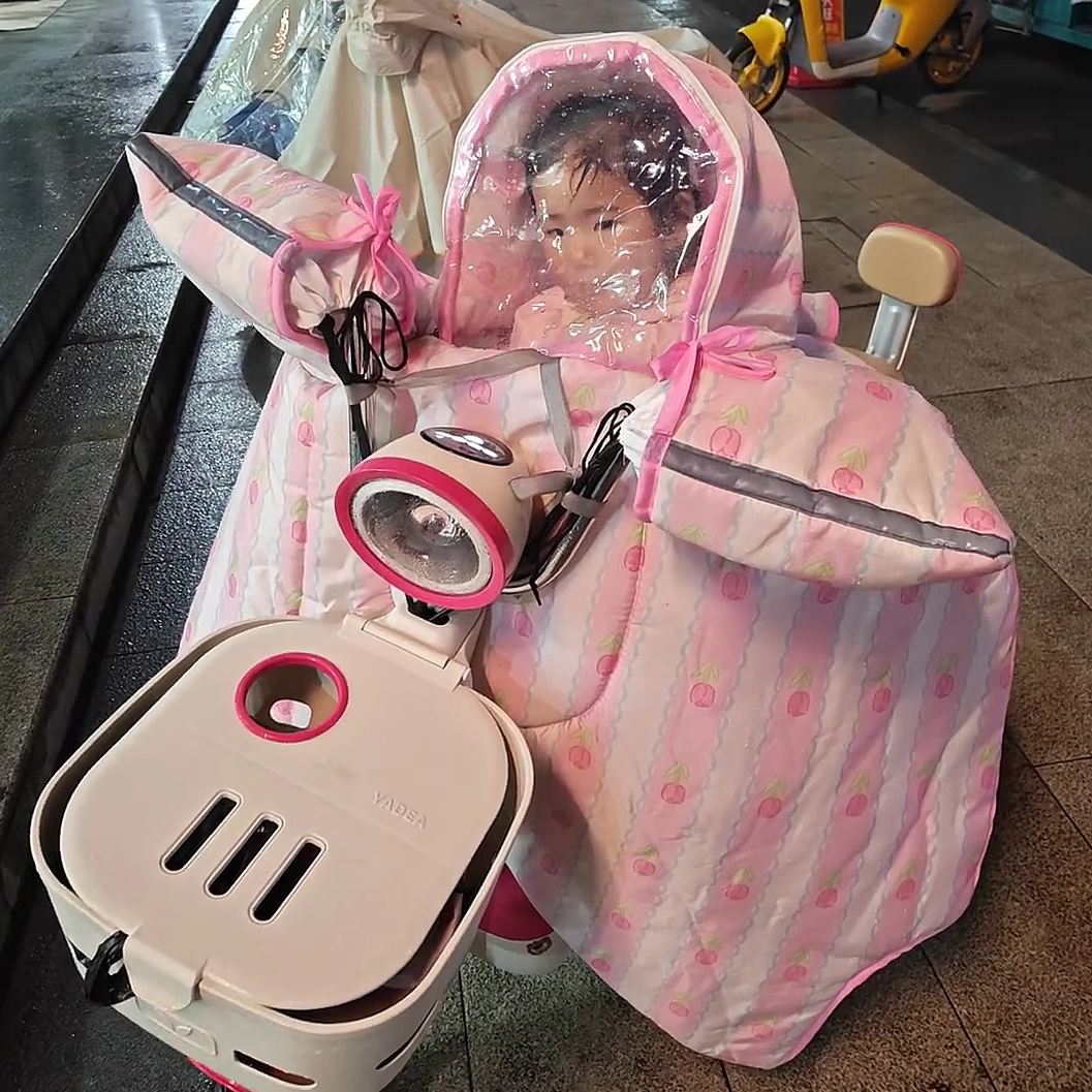 儿童亲子款电动车挡风被带小孩2025新款冬季加绒加厚电瓶车防风罩