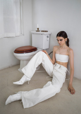 Aeaea设计师水洗白色黑色牛仔裤