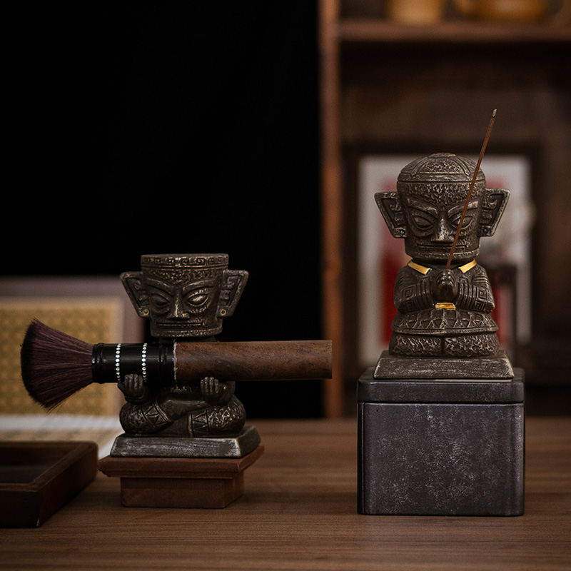 三星堆文创纵目面具禅意摆件茶室办公室桌面笔搁香道装饰创意礼物