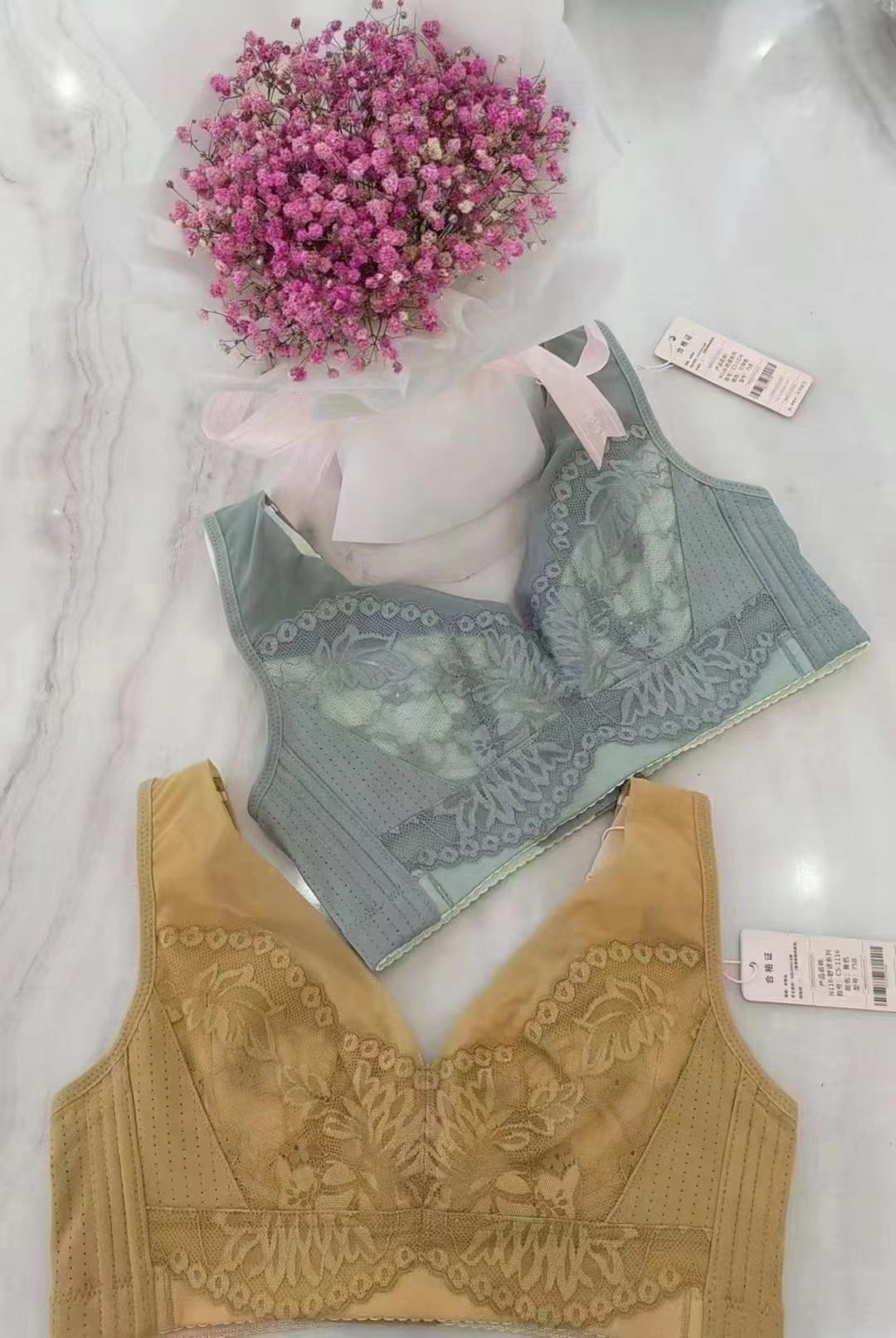 傲雪棋无钢圈银纤维聚拢内衣