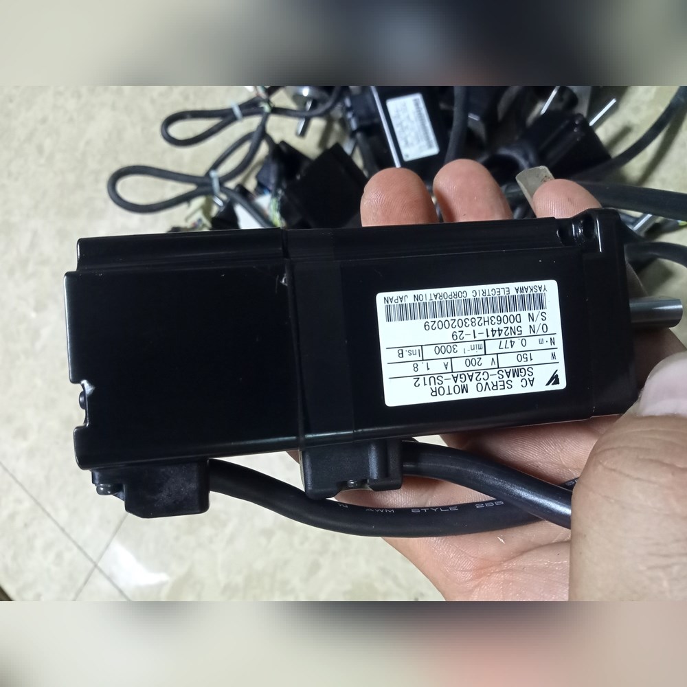 安川机器人电机SGMAS-C2AGA-SU12功能正 议价