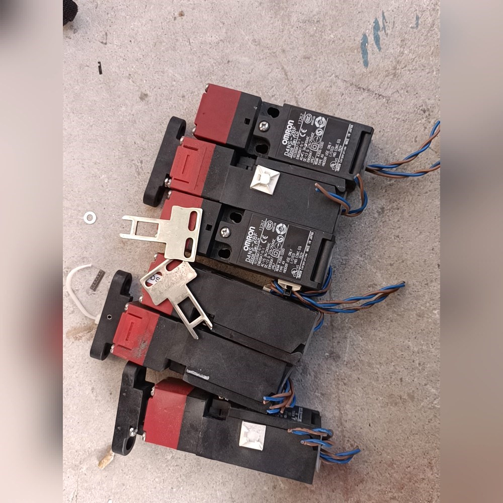 D4NS-2BF安全门开关!件功能正常使用的.成 议价