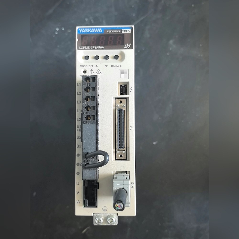 安川伺服驱动 SGPMS-2R5AP0A 一台成色漂亮