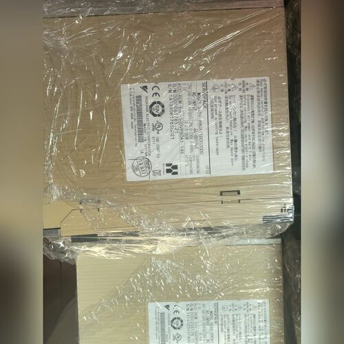 安川驱动器SGDV-R90A11B002000 外壳发黄 在 议价
