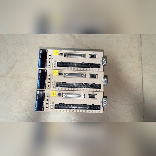 安川驱动器SGPMS-2R5AP0A 铝脚一点点不好看.东西 议价