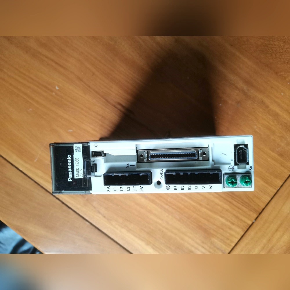 MADK1505E伺服驱动器实物图功能包好 议价