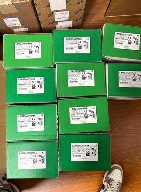 施耐德电机驱动一共12套LXM23AU07M3XBCH0 议价