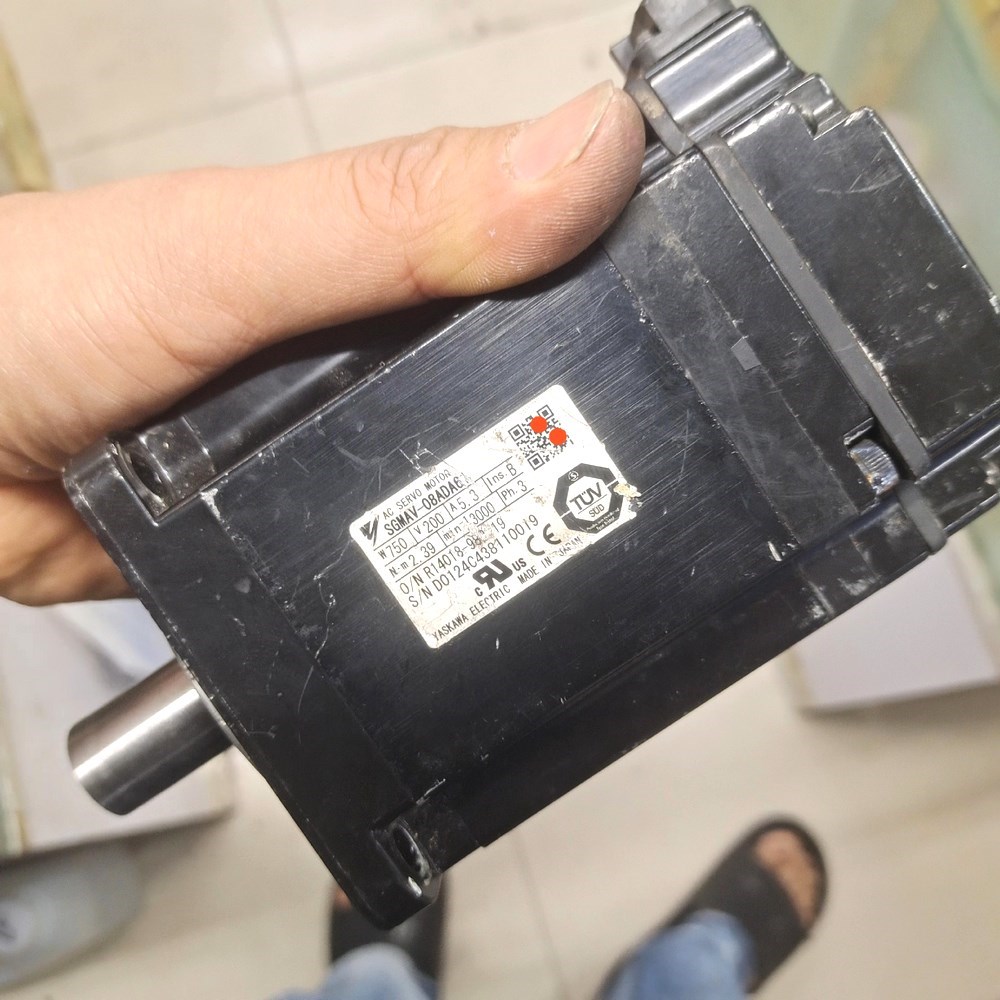 安川伺服电机SGMAV-08ADA61成色如图功能完好