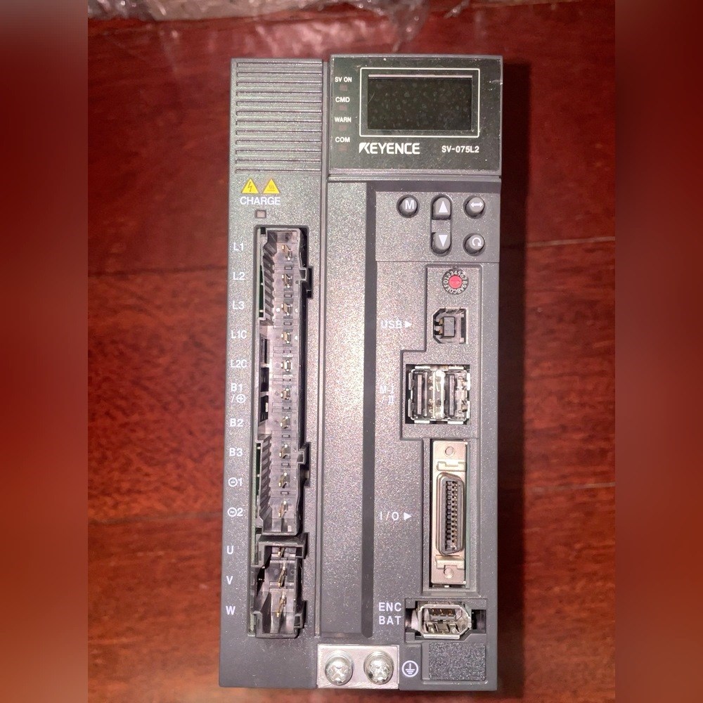 基恩士驱动器 SV-075L2  有9个 500 议价