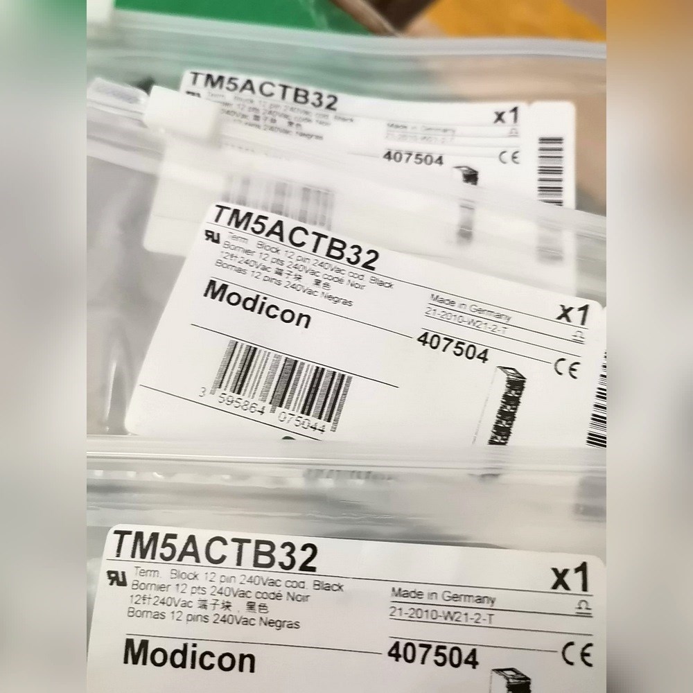 施耐德进口端子块 TM5ACTB32 现货 三个