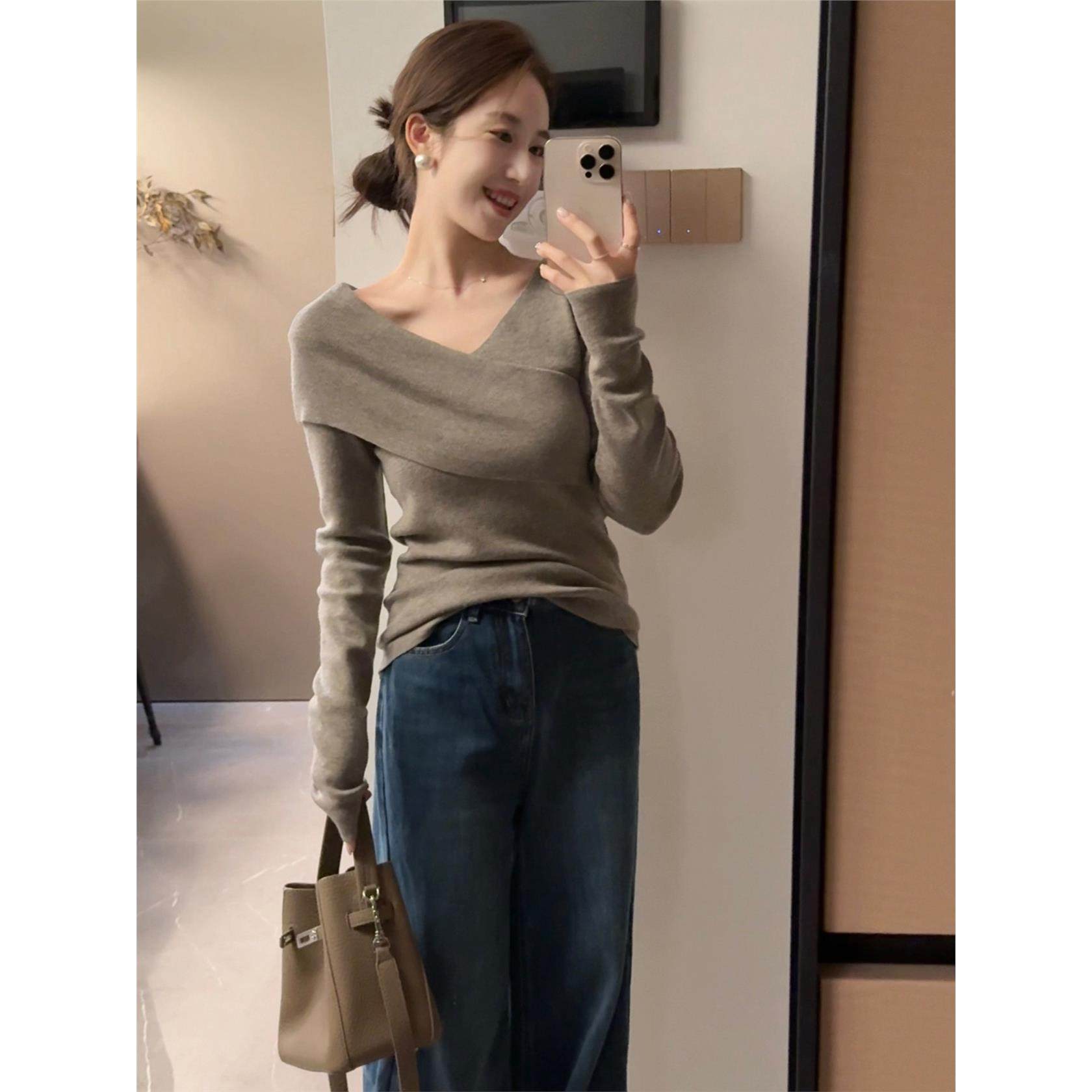 法式灰色交叉V领针织打底衫女秋冬轻奢高级感毛衣内搭气质小上衣,个性定制/设计服务/DIY,棉服工装,淘宝优惠券,粉丝福利购,淘宝优惠卷